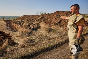 Зображення до посту: На Харківщині сапери розміновують поля на межі з Донеччиною