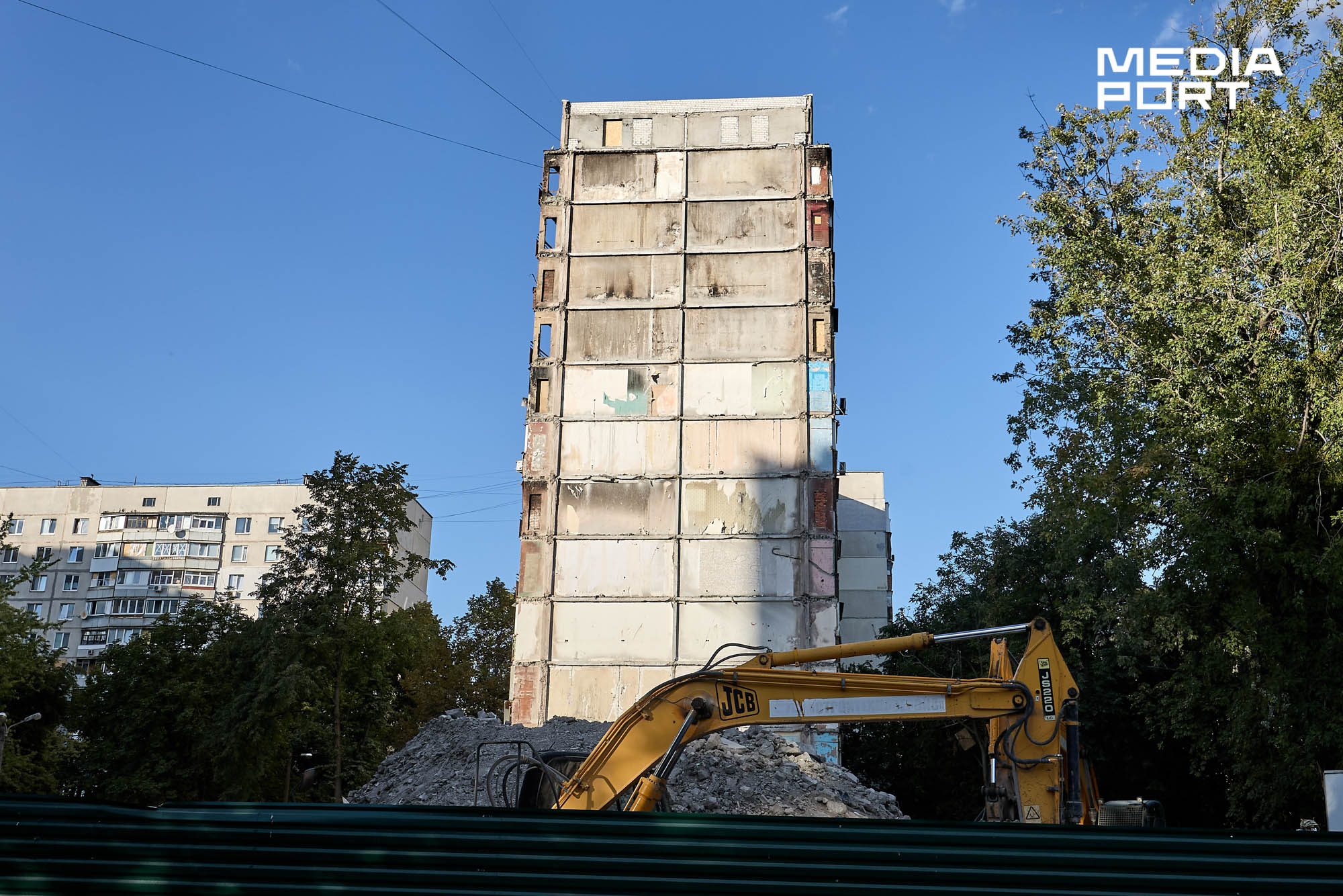 12-поверхівка на вулиці Біблика, 2-Д за рік після обстрілу, вересень 2025 року