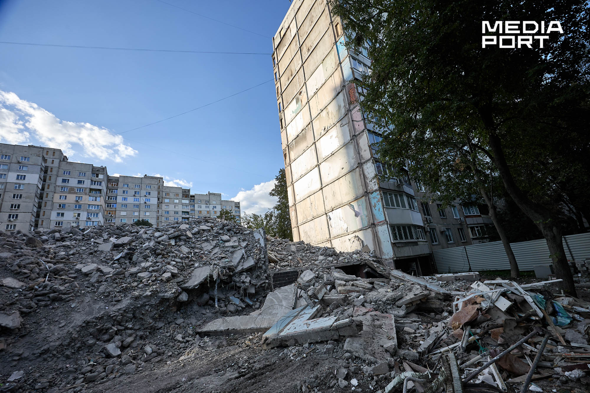12-поверхівка на вулиці Біблика, 2-Д за рік після обстрілу, вересень 2025 року