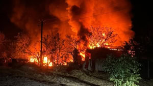 Зображення до посту: Російські дрони атакували Чугуївщину: спалахнули пожежі, поранені п’ятеро людей