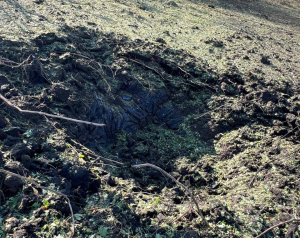 Зображення до посту: Авіаудар по передмістю Харкова: є поранений