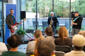 Зображення до посту: «Живе слово і звук»: у Харкові проведуть благодійний квартирник з письменниками та музикантами