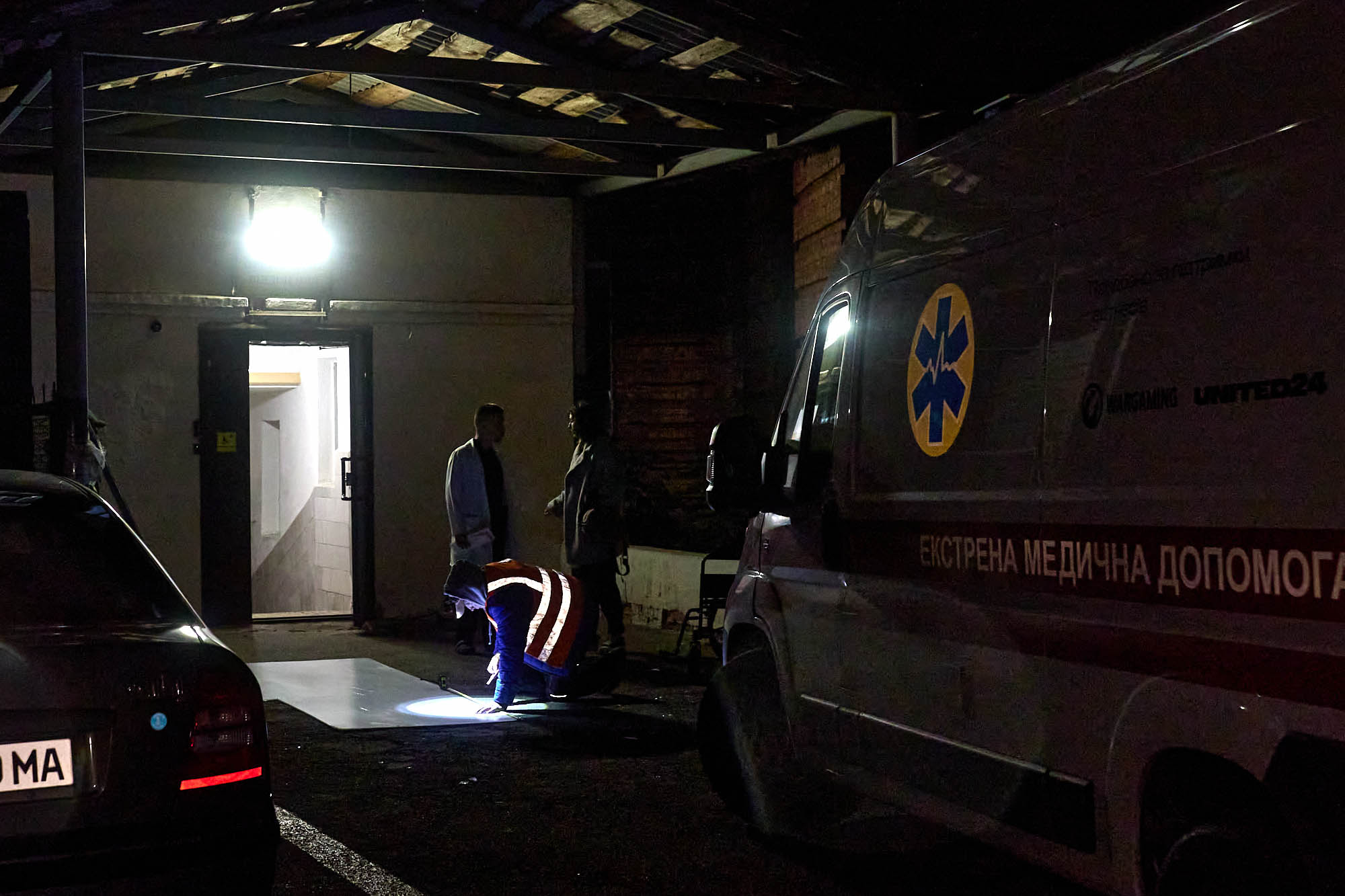 Зображення до:  Обстріл Харкова 13 жовтня: із пошкодженої лікарні евакуювали понад пів сотні людей
