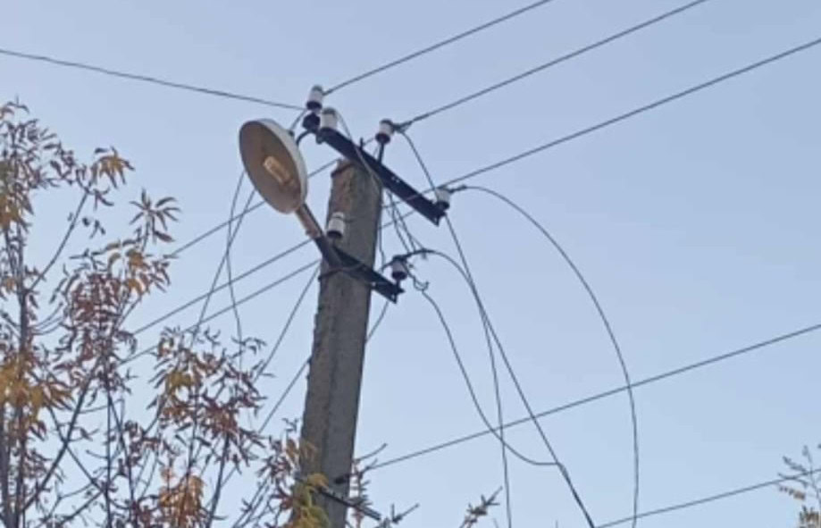 Зображення до:  Російські FPV-дрони атакували багатоповерхівку у Золочівській громаді