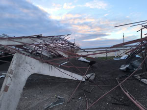 Зображення до посту: Російська авіація пошкодила два сільгосппідприємства у Золочівській громаді