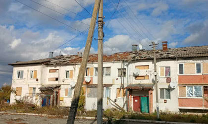 Будинок у селі Одноробівка, в який 26 жовтня 2025 року влучив російський дрон