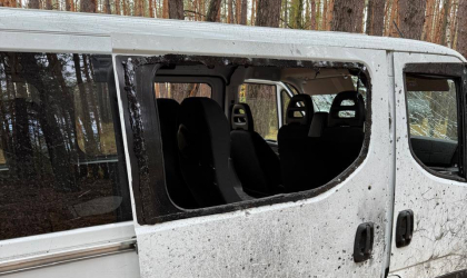 Російський дрон атакував автомобіль. в якому їхали посадовці Борівської громади, 6 жовтня 2025 .Фото: Борівська селищна рада