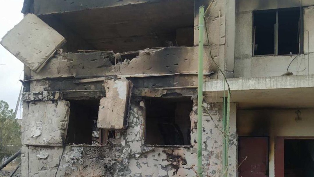 Зображення до:  Російські обстріли пошкодили завод, будинок та авто на Куп’янщині