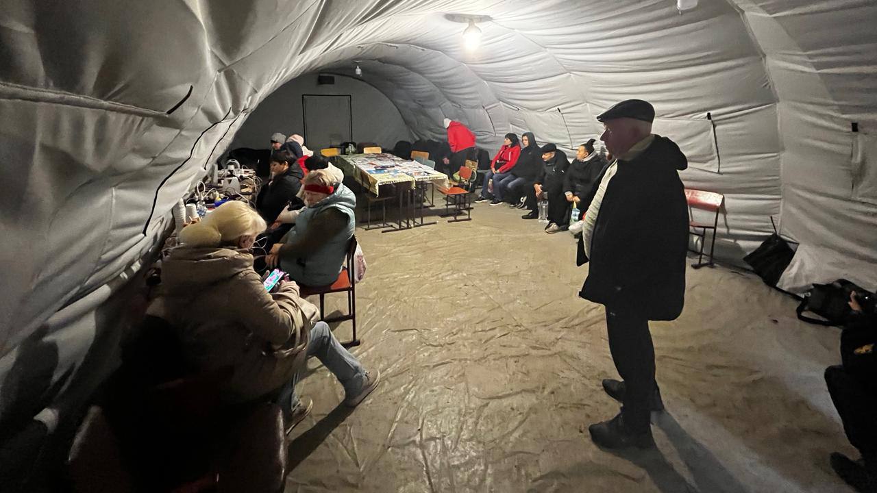 Зображення до:  Чернігів залишився без світла через обстріли, розгорнуто «Пункти незламності»