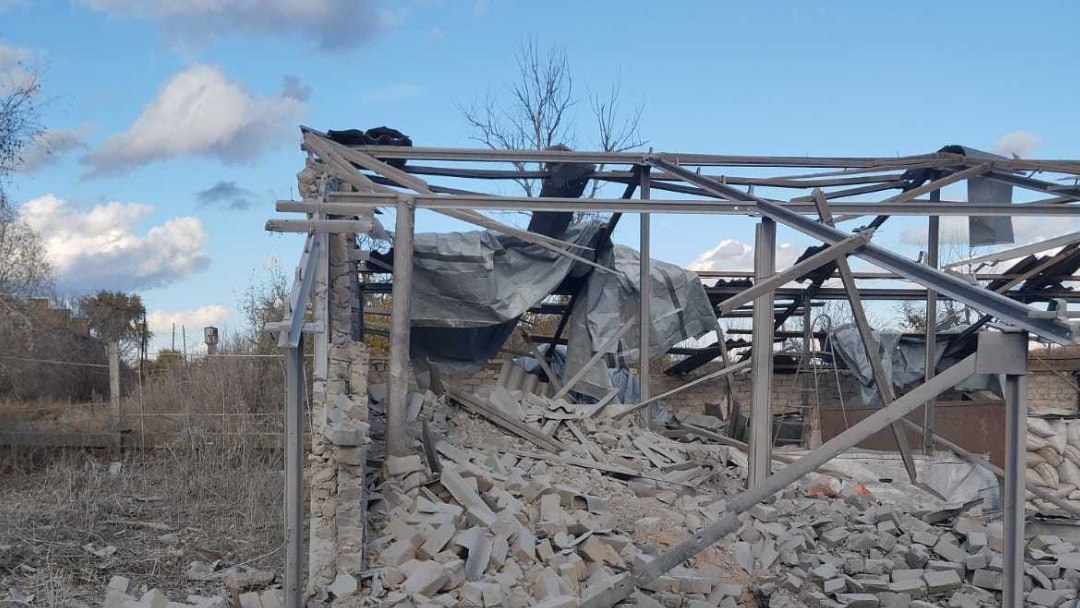 Зображення до:  У Кіндрашівській громаді від обстрілу побиті склади й агротехніка