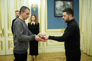 Зображення до посту: Зеленський вручив ордени п’ятьом енергетикам Харківщини