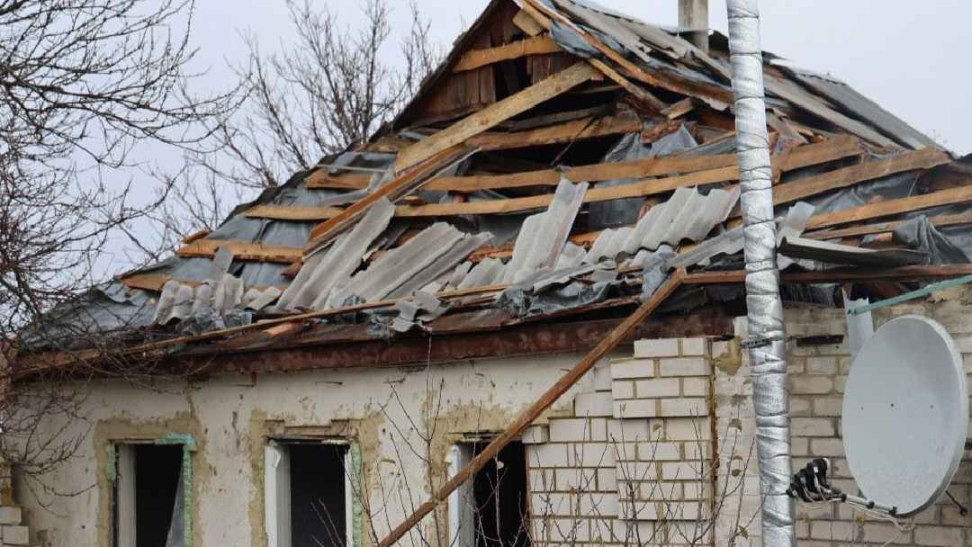 Зображення до:  У Лозівській громаді від обстрілів побиті будинки, підприємство і залізниця