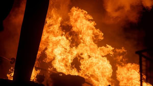 Зображення до посту: Дроновий удар по Харкову 6 жовтня: спалахнула пожежа на підприємстві, частина міста без світла