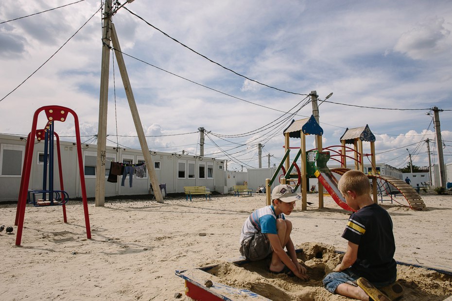 Зображення до:  Мешканців модульного містечка в Харкові почали переселяти до гуртожитків