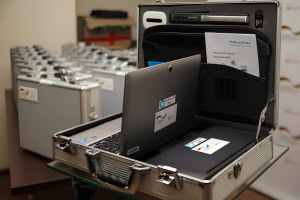 Зображення до посту: У Савинській громаді адміністратори ЦНАП отримали «мобільні валізи»