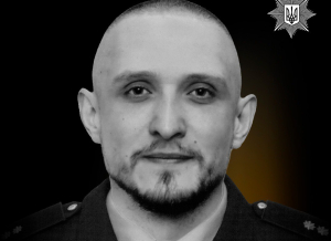 Зображення до посту: На Харківщині дрон рф влучив в авто правоохоронців: загинув поліцейський