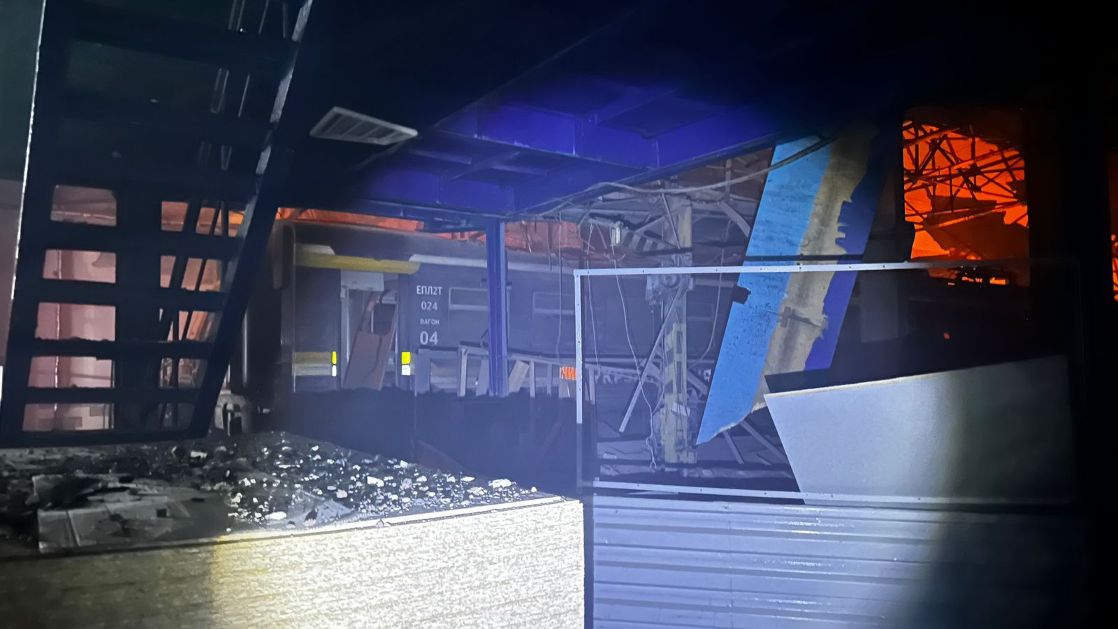 Зображення до:  Через удари по Берестину і Дніпру затримуються потяги