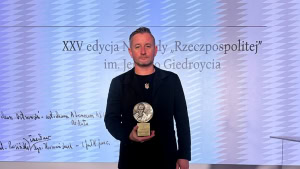 Зображення до посту: «Пам’ятаймо про вразливість свободи»: Жадану в Польші вручили премію Єжи Ґедройця