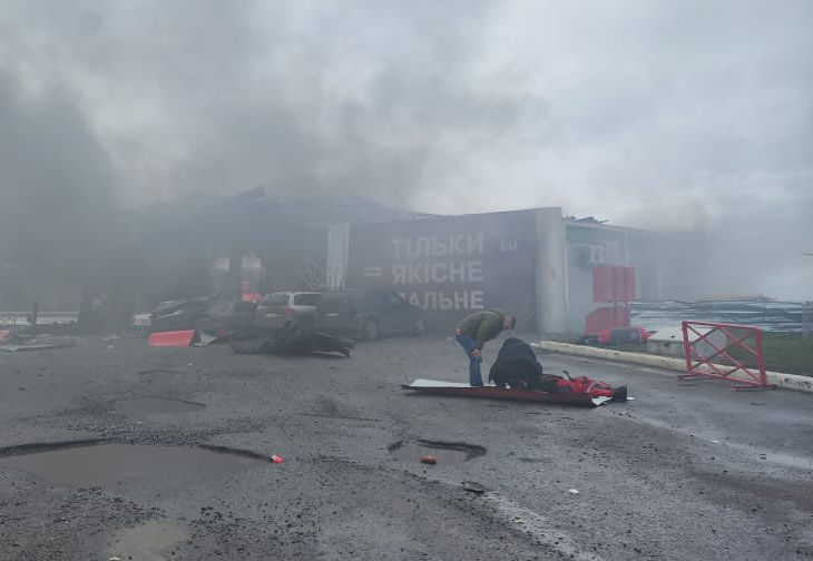 Зображення до:  Російська армія атакувала заправку біля Нової Водолаги: є поранені