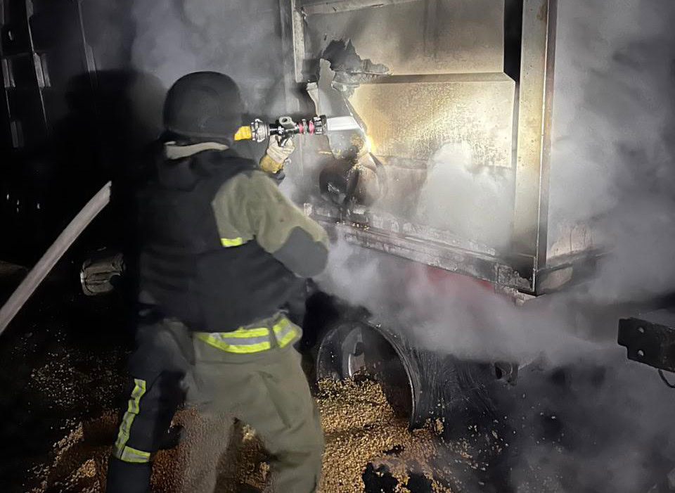 Зображення до:  Російський агресор б’є по Одещині: на мосту загинула мати трьох дітей, у порту — ще 8 цивільних