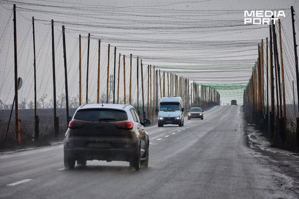 Ізюм, грудень 2025, антидронові сітки на шляхах Харківщини