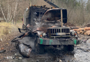 Зображення до посту: В Ізюмі безпілотник рф атакував вантажівку: загинули двоє чоловіків