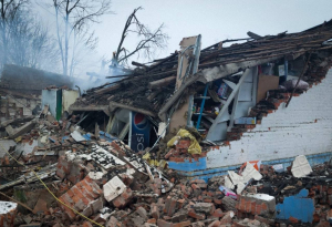 Зображення до посту: На Сумщині російська авіабомба влучила у магазин: двоє загиблих, є поранені