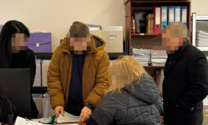 Зображення до посту: Судді, яка збила двох дітей у Харкові, вручили підозру: фото