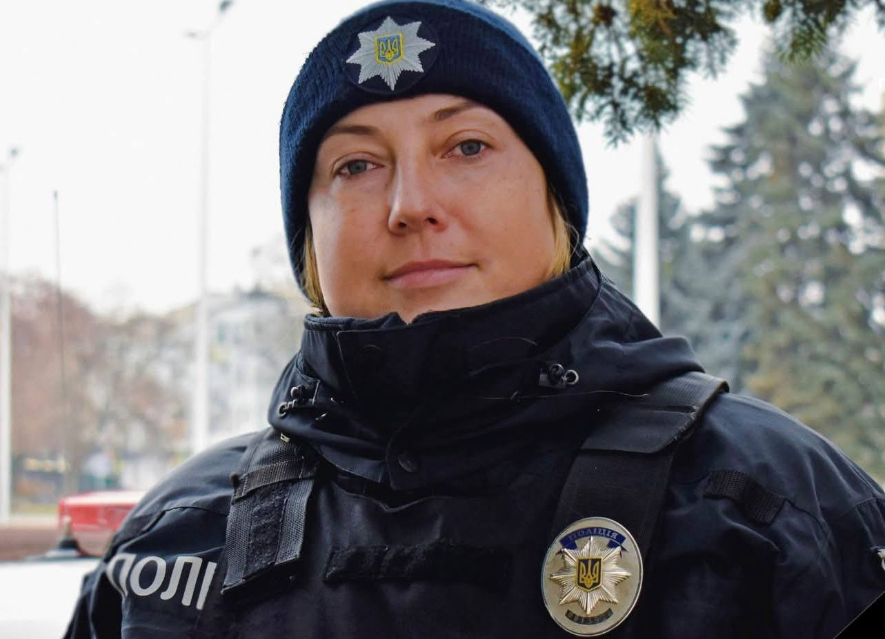 Зображення до:  Від удару по Ізюму загинула одна з перших патрульних Донеччини