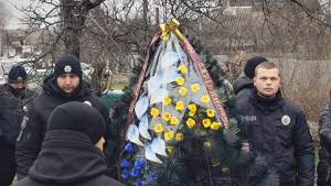 Зображення до посту: У Валках поховали поліцейського, який загинув від удару по Нововодолазькій громаді