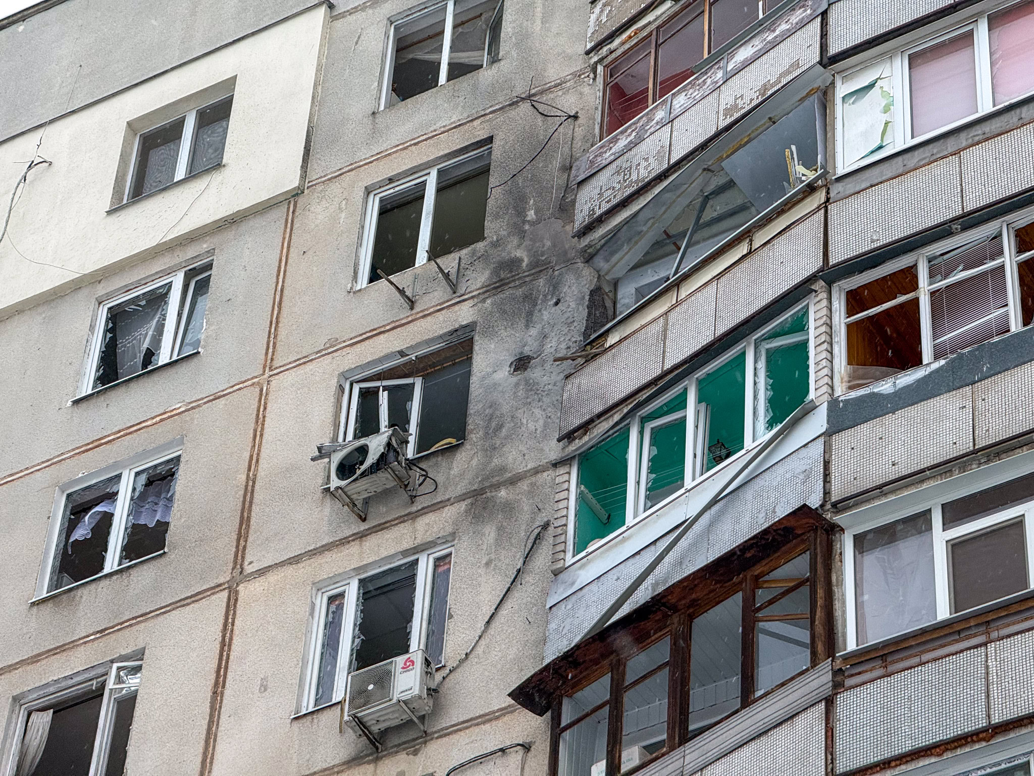 Удар дрона по Харкову 25 січня 2026 року — будинок у Салтівському районі