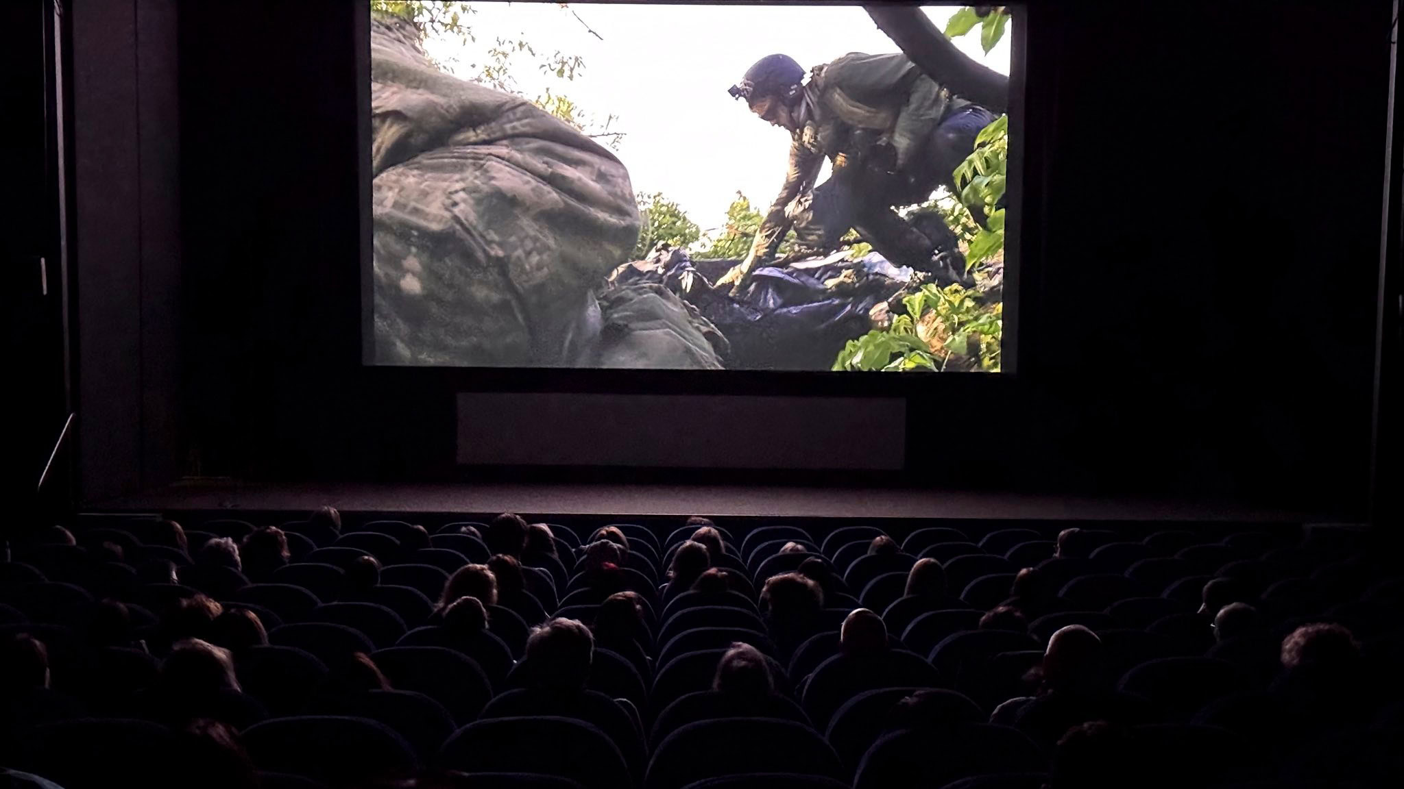 Зображення до:  «2000 метрів до Андріївки» номінували на премію Гільдії сценаристів Америки