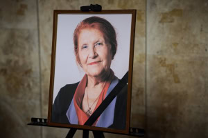 Зображення до посту: У Харкові попрощалися з науковицею та депутаткою Оленою Гречаніною