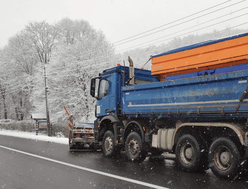 Зображення до:  Негода на Харківщині: де обмежили рух транспорту