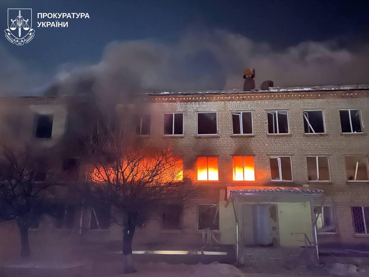 Зображення до:  У Харкові пролунали вибухи: є перебої зі світлом, зупинилося метро