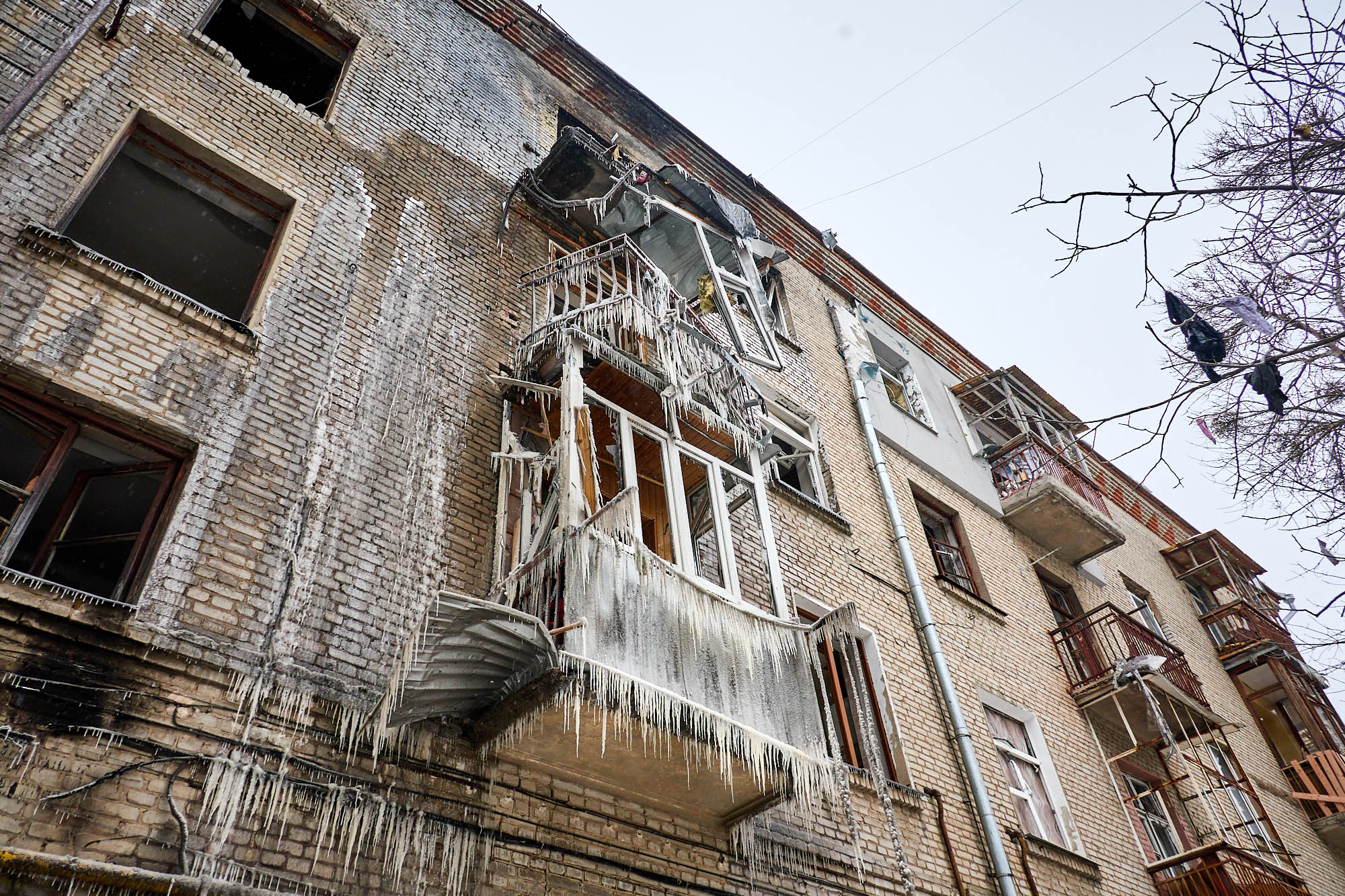 Зображення до:  У Харкові під час дронової атаки 24 січня пошкодило 96 будівель: фото