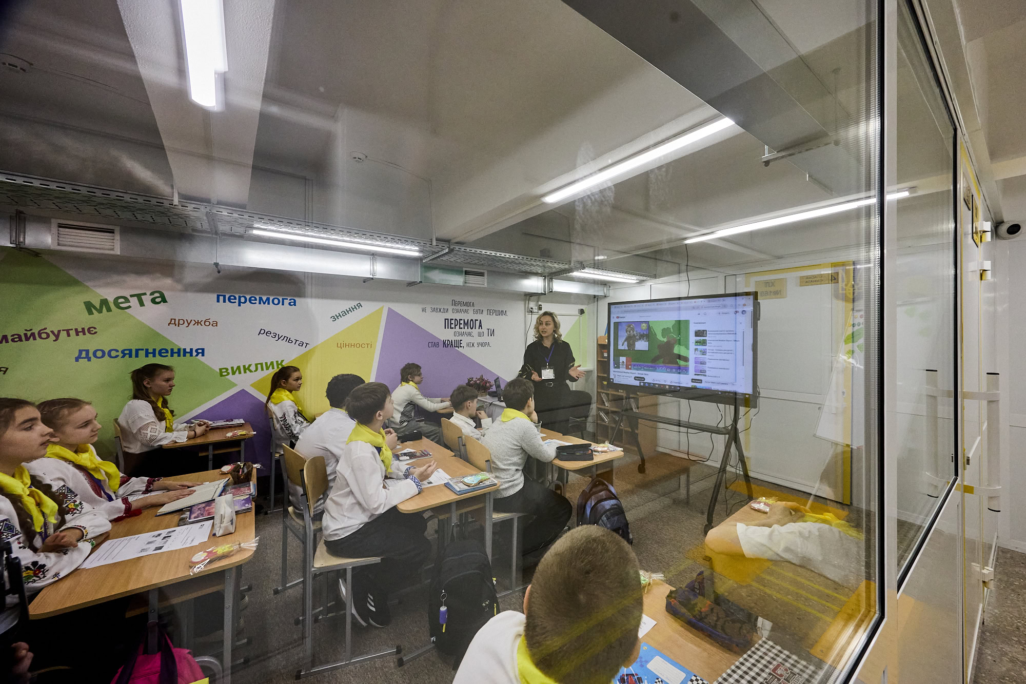 Зображення до:  Чотири класи під землею: у харківському метро відкрили нову локацію для навчання