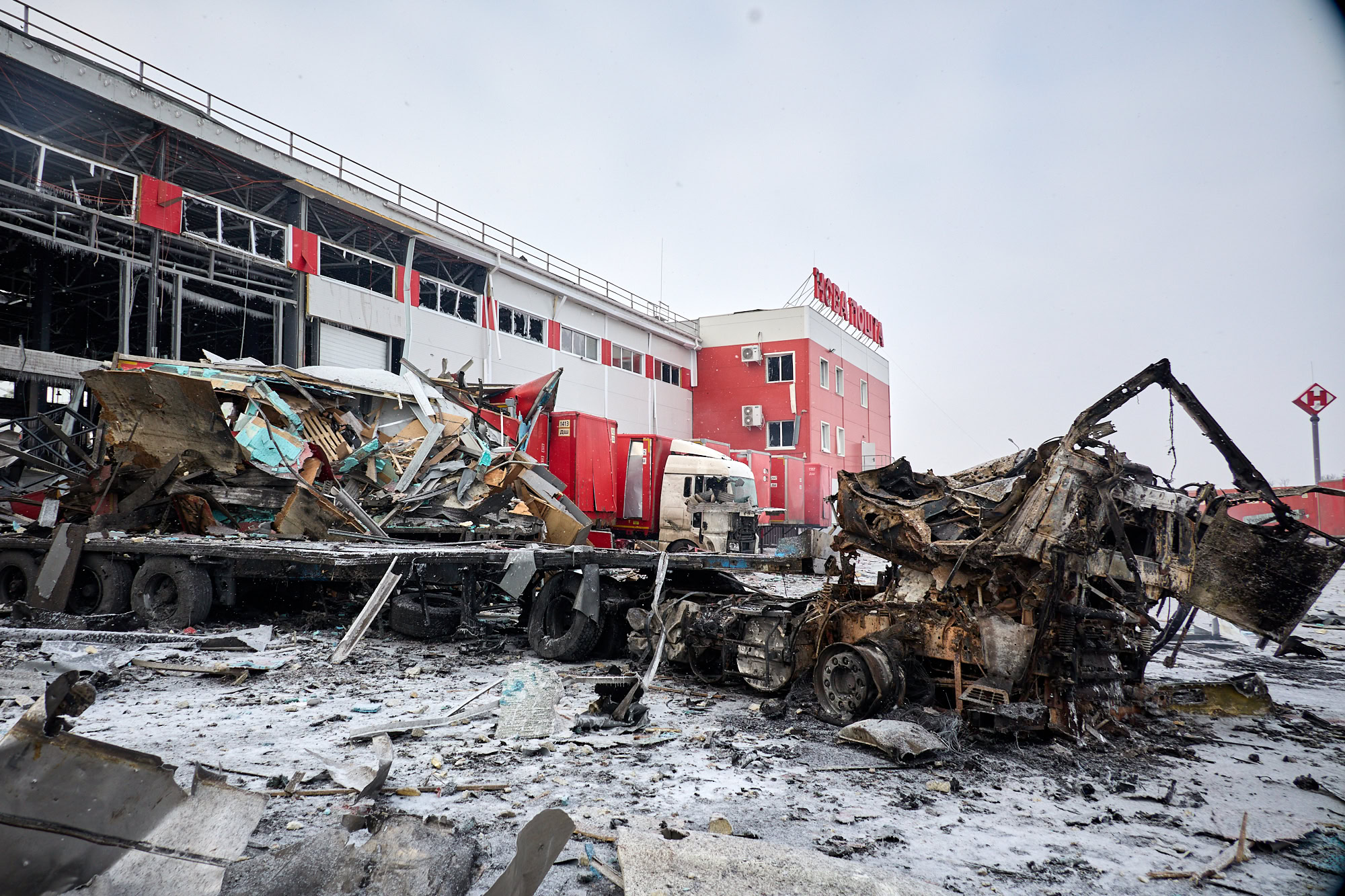 Зображення до:  Комбінований удар по терміналу «Нової пошти»: подробиці, фото