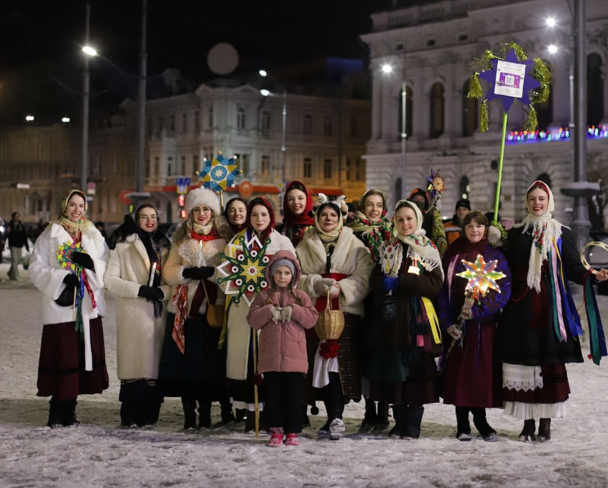 Зображення до:  У саду Шевченка проганяли щедрувальників зі збором на ЗСУ: розбір конфлікту