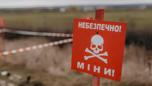 Зображення до посту: Російські військові дистанційно мінують дороги під Шевченковим — голова громади