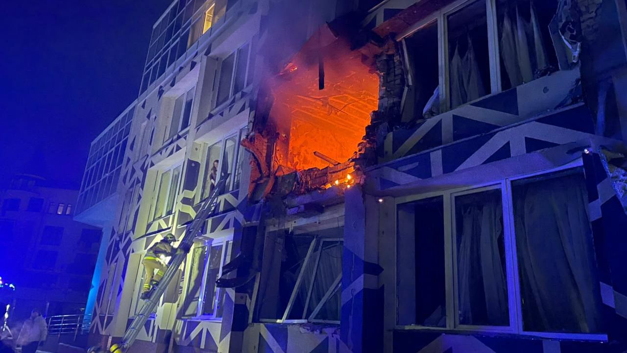 Зображення до:  Російська армія поцілила у клініку в Києві, є загиблий і поранені