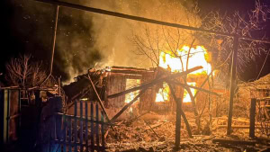 Зображення до посту: Російська армія атакувала Великий Бурлук: пошкоджені будинки, спалахнула пожежа