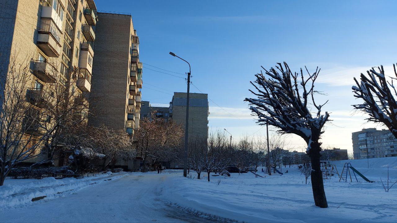 Зображення до:  У частині Лозової понад 17 годин немає світла внаслідок ударів рф