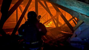 Зображення до посту: Біля Новоосинового від обстрілу загинула жінка, у Великому Бурлуці горіла адмінбудівля