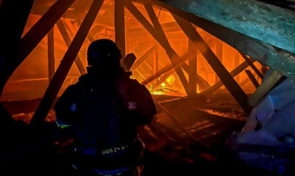 Пожежа від обстрілу у Великому Бурлуці, 30 січня 2026