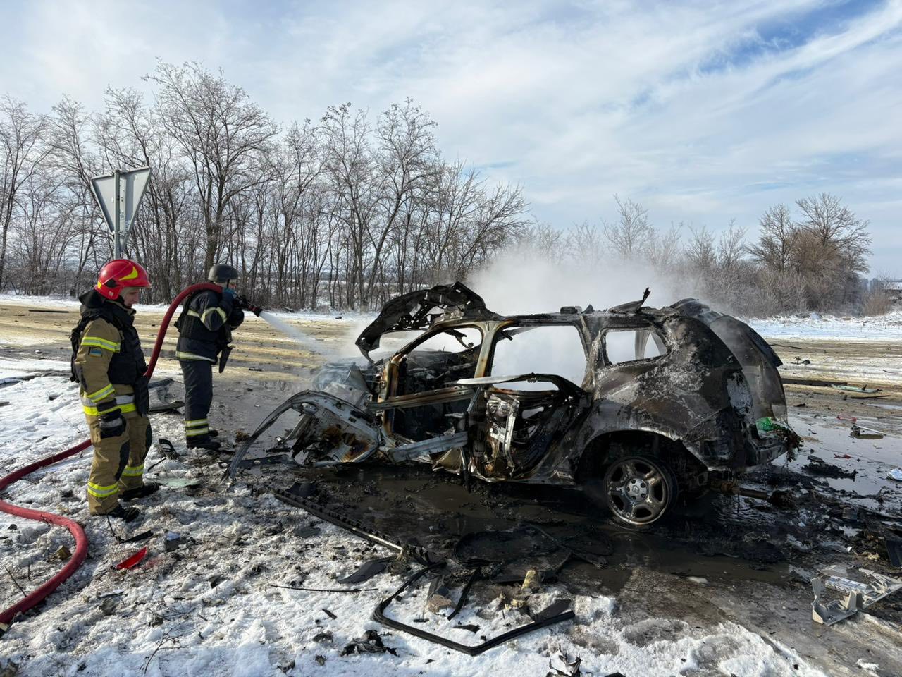 Зображення до:  У Балаклійській громаді російський дрон влучив у машину медиків: загинула людина