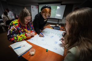 Зображення до посту: «Інклюзивна відбудова» у Харкові: яке місце жінок у міському просторі?