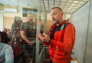 Зображення до посту: Провів ніч удома, ліг у лікарню — і знову за ґрати: ексзаступника Терехова повторно взяли під варту