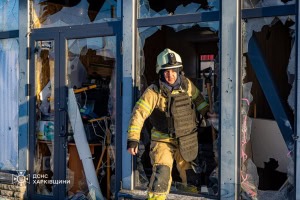 Зображення до посту: На ринку в Харкові вдарив російський дрон «Молнія»: двоє постраждалих — фото