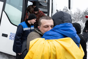 Зображення до посту: Перший обмін за п’ять місяців: повернулися 157 українських військових та цивільних